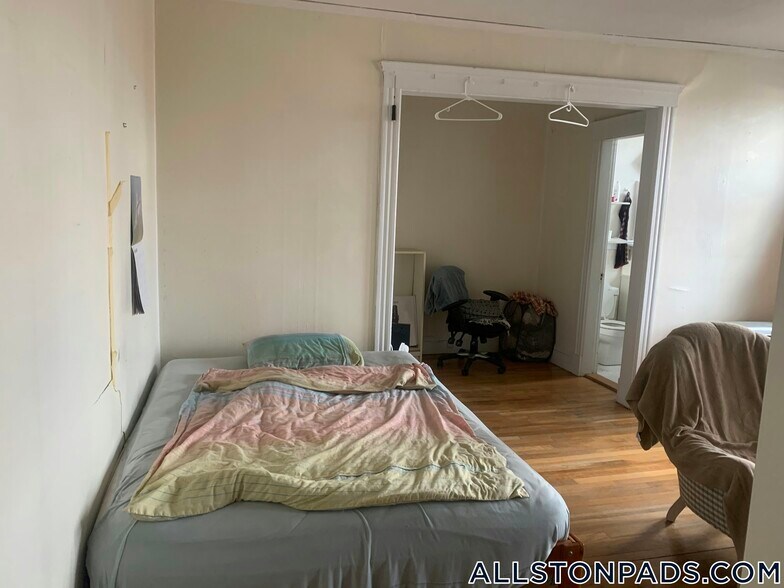 Building Photo - 28 Quint Ave