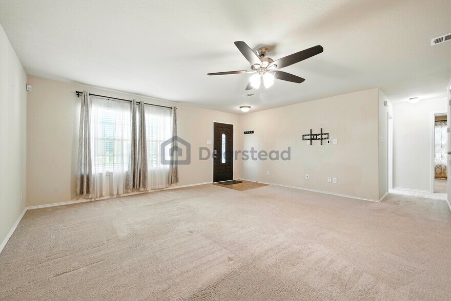 Building Photo - 12744 Northern Pine Dr