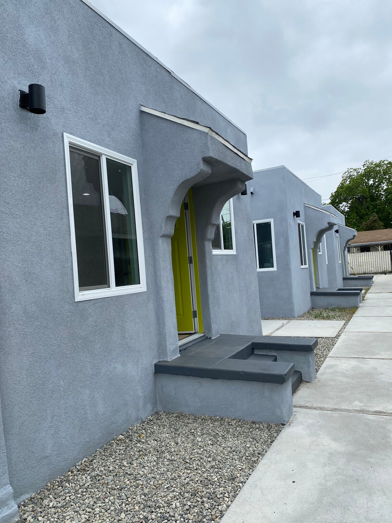 Building Photo - 5719 S Normandie Ave
