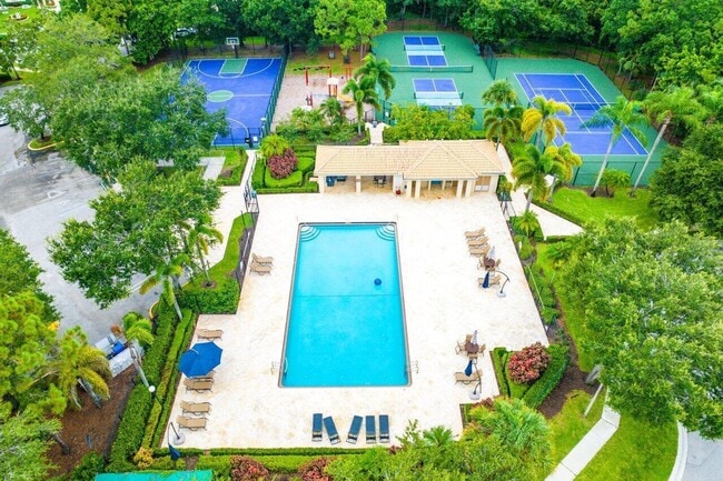 Building Photo - 151 Monterey Way