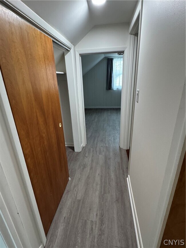 Building Photo - 103 Rockland Dr