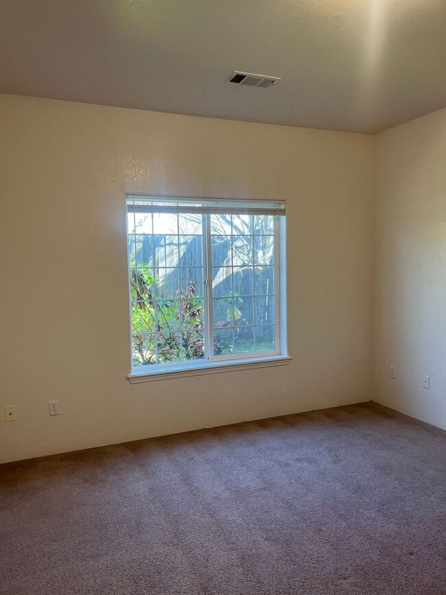 Building Photo - 3984-3988 Arrowhead Dr