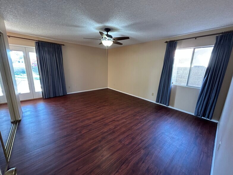 Building Photo - 12138 S Tomi Dr