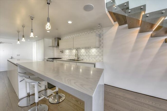 Building Photo - 1 bedroom in San Francisco CA 94103