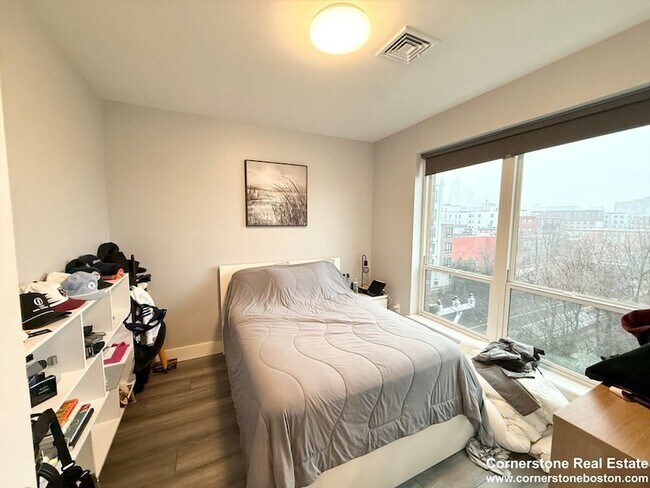 Building Photo - 55 W Fifth St