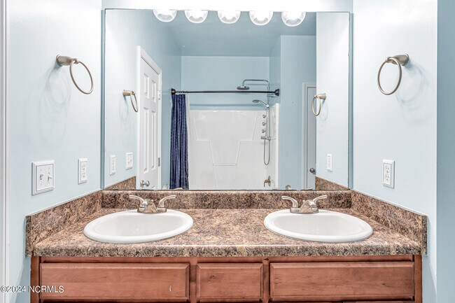 Building Photo - 310 Cedar Island Trail