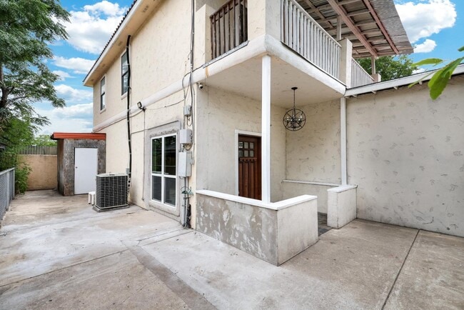 Building Photo - 125 Allsup St