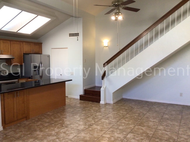 Building Photo - Highly upgraded property close to communit...