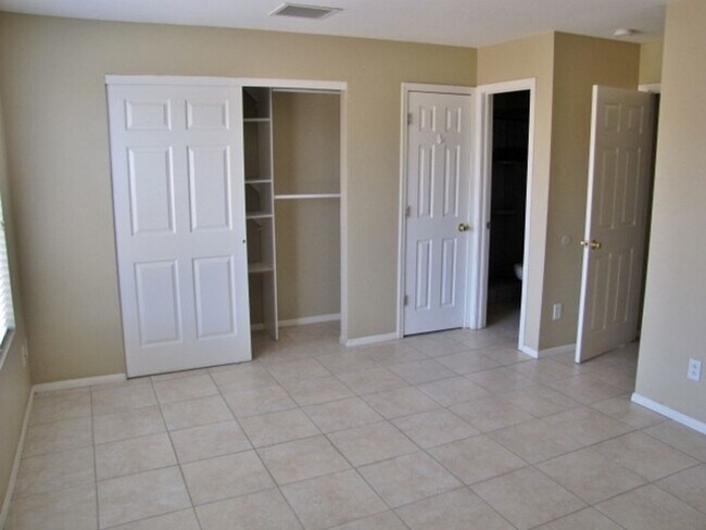 Building Photo - 4BR/2BA/1CG, 1374 sq.ft., w/central A/C in Sierra Vista, AZ