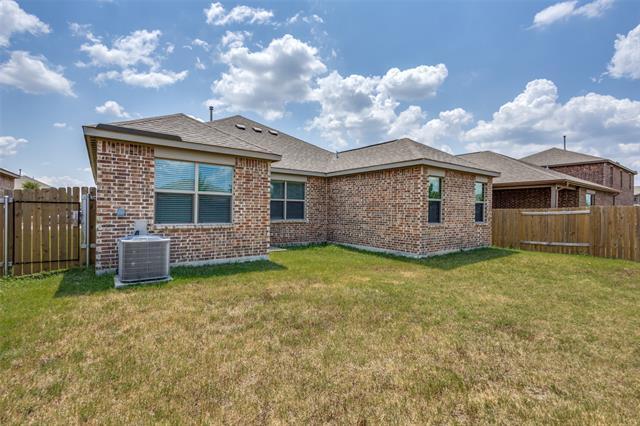 Building Photo - 304 Aceves Ct