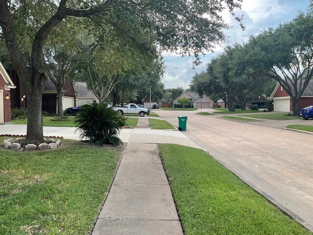 Building Photo - 17911 Scenic Oaks Dr