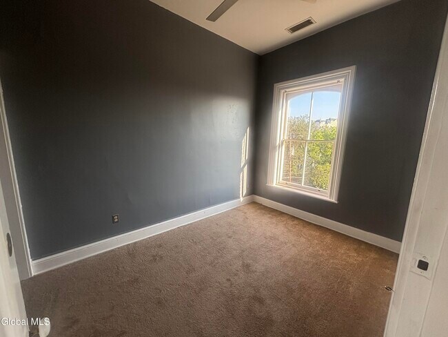 Building Photo - 17 Ash Grove Pl