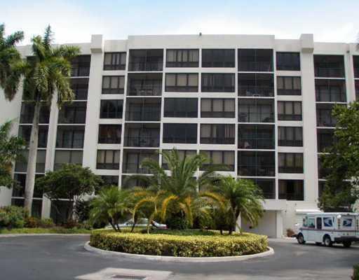 Building Photo - 5951 Wellesley Park Dr