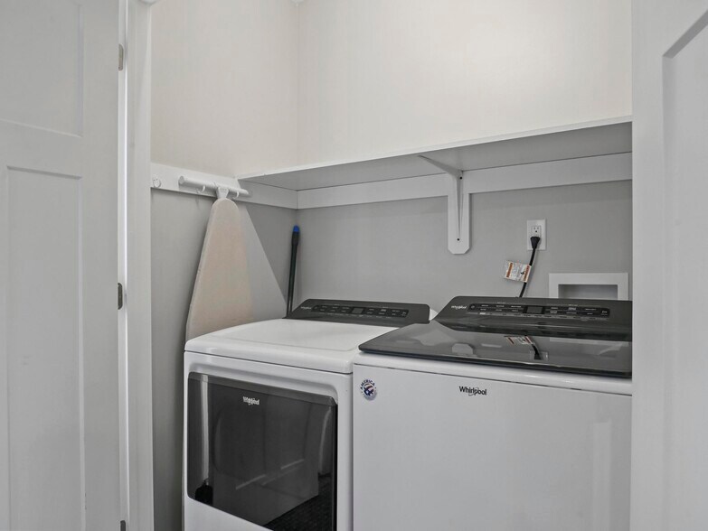 Laundry room on the main. - 105 Bobby Ridge Dr