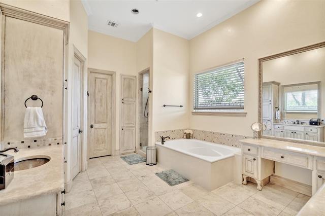 Building Photo - 5125 Meadowlark Dr