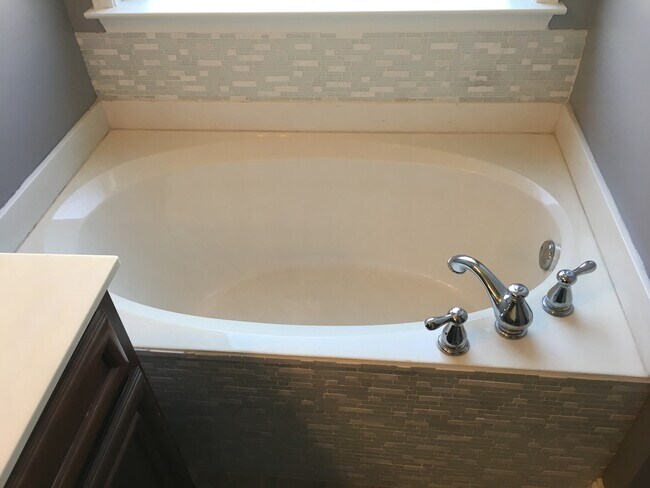 Building Photo - For Rent