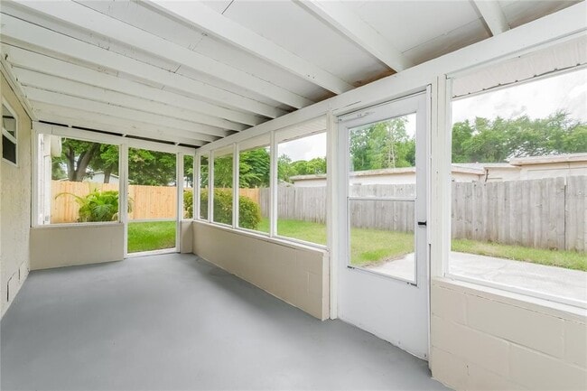 Building Photo - 1909 Glen Echo Ln