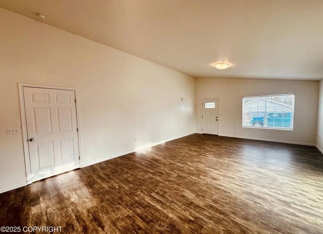 Building Photo - Fantastic 1400 sqft Ranch style home with 3 Large bedrooms, 2 bath, 2 car garage with LVP through...
