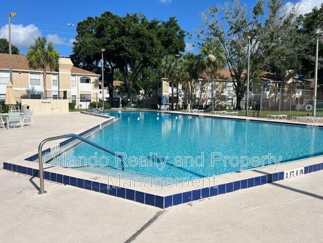 Building Photo - 3288 S Semoran Blvd