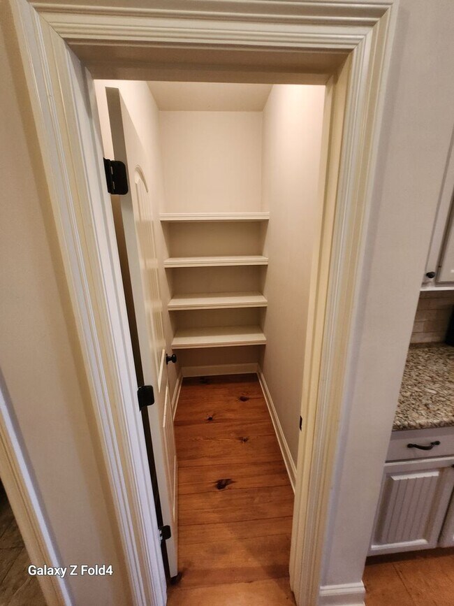 Building Photo - New Listing in Madison