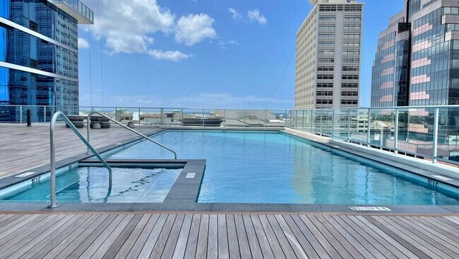 Building Photo - 629 Keeaumoku Street