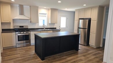 Building Photo - 3617 N Grand Ave E