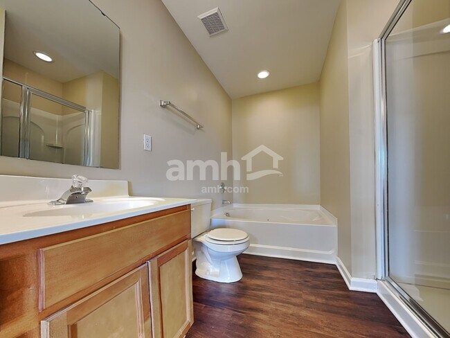 Building Photo - 275 Flanders Dr