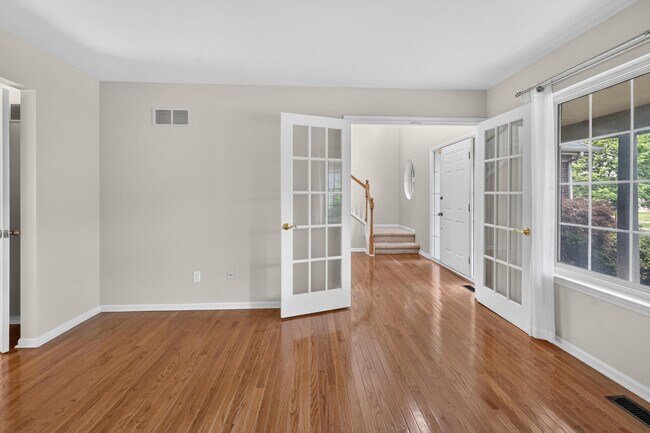 Building Photo - 392 Sedgewood Ln