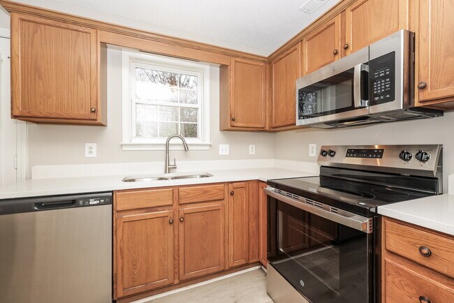 Building Photo - 913 Buckhaven Dr