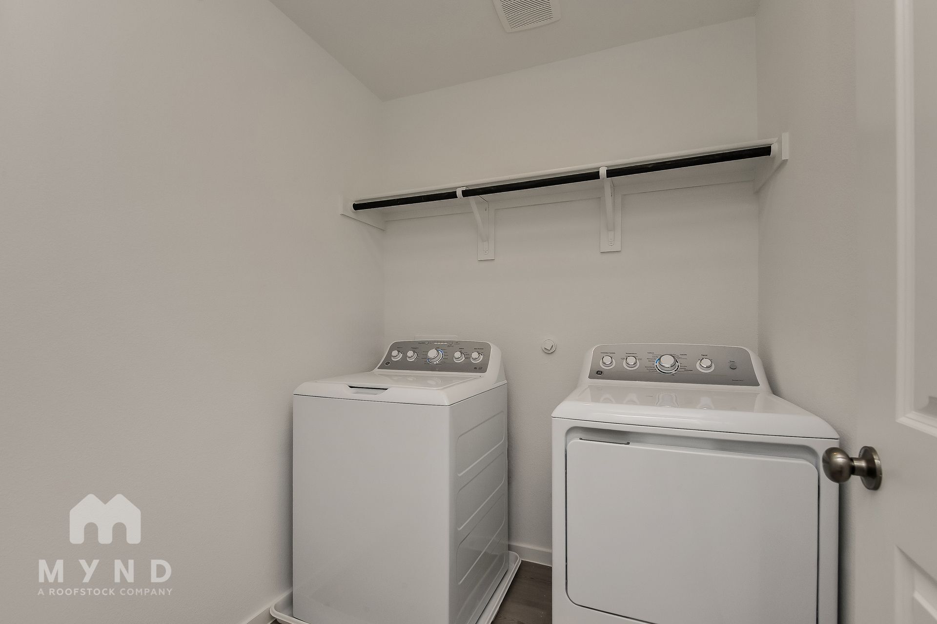 Building Photo - 2708 Mistwood Dr