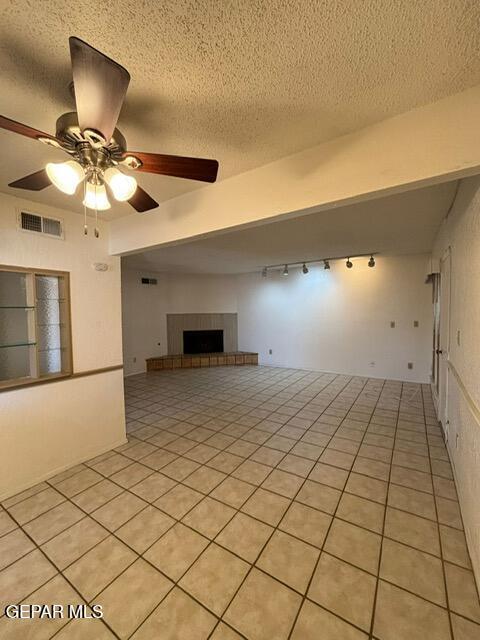 Building Photo - 1601 Common Dr