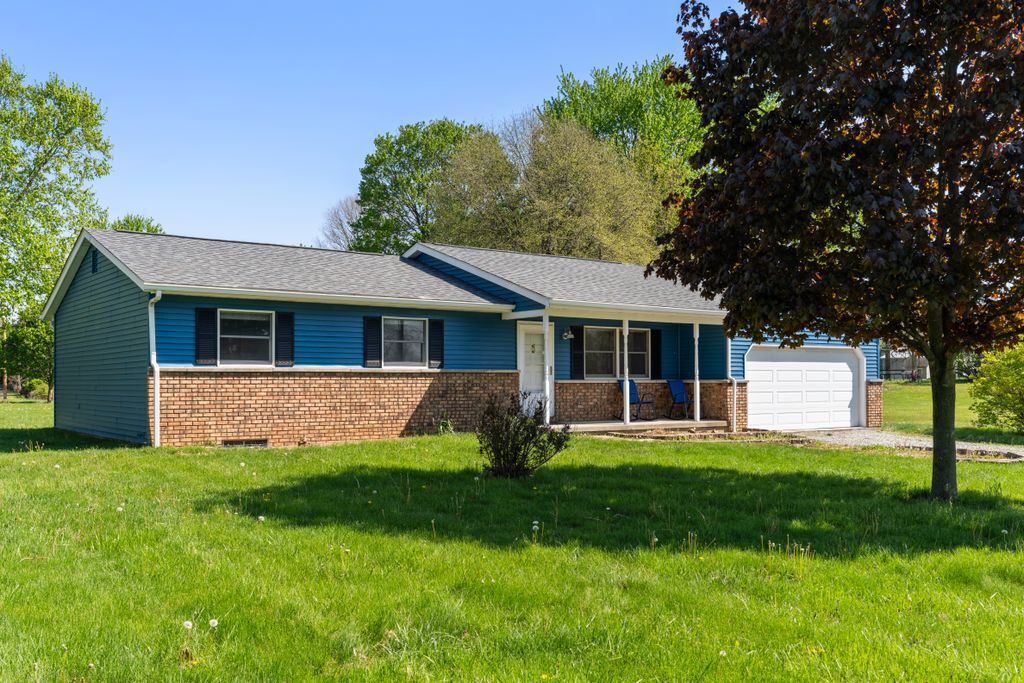 Building Photo - 270 W Orange Rd