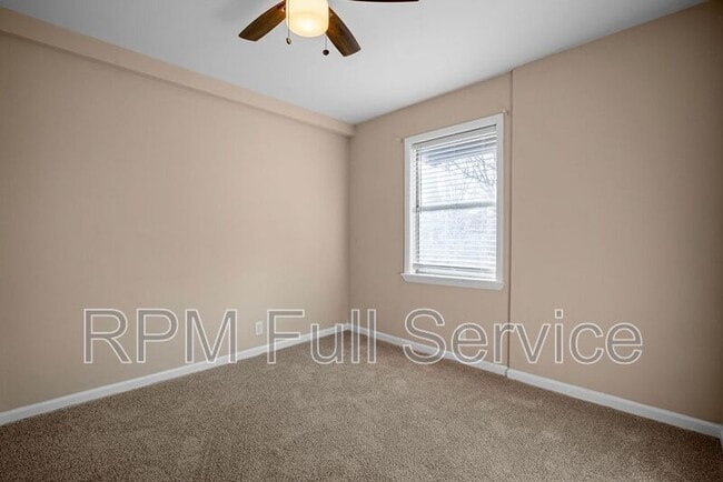 Building Photo - 1002 N Maple St