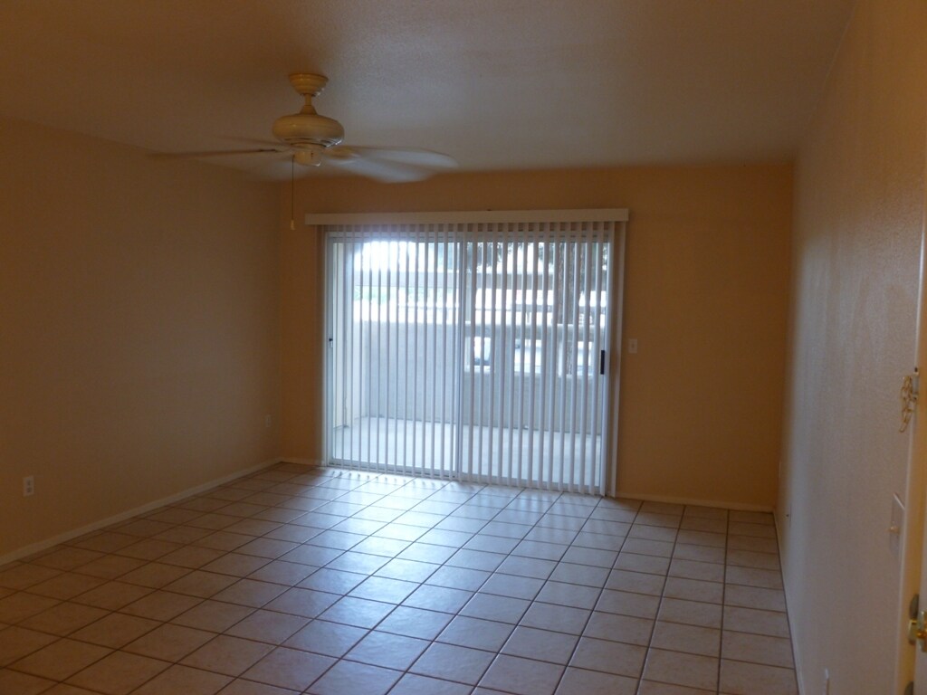 Building Photo - 1909 Desert Falls Ct