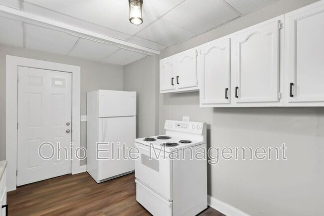 Building Photo - 1038 Forest St