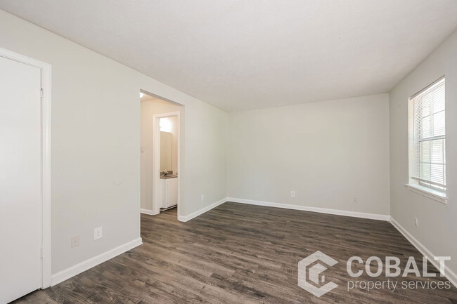 Building Photo - 3489 Creekview Pl