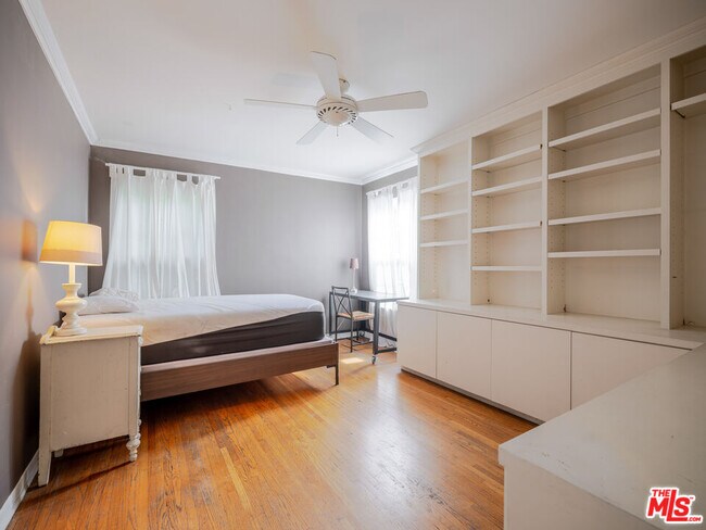 Building Photo - 1321 Hayworth Ave