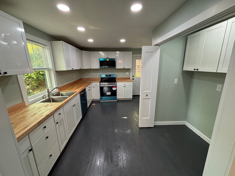 Kitchen - 1658 Echo Ct