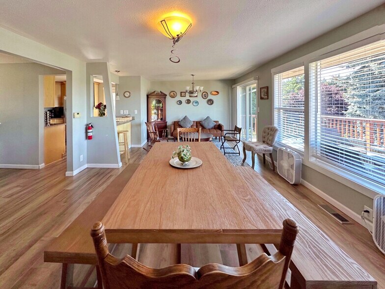 Building Photo - 3524 NE 147th St