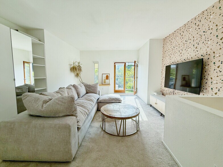 Primary Photo - 1601 Kettner Blvd
