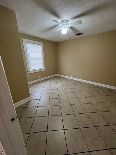 Building Photo - 4335 Clio St