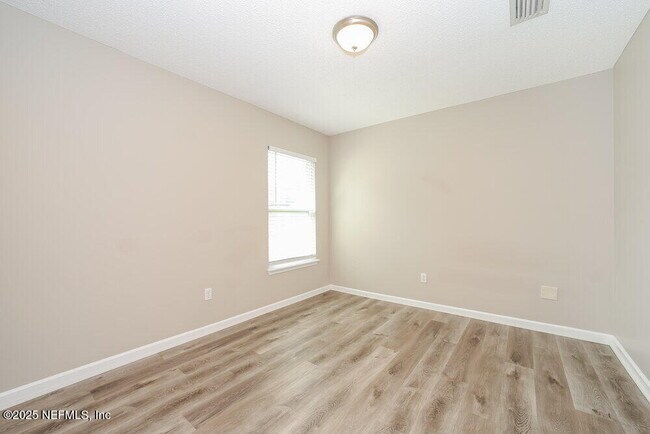 Building Photo - 45 Perry Creek Dr