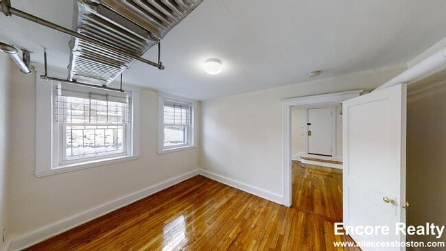 Building Photo - 4 Egremont Rd