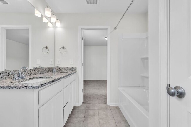 Building Photo - Elegant 3BR/2.5BA Home with Loft & 2-Car Garage in Persimmon Hill $2,100/mo rent