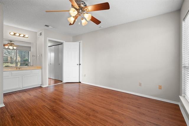 Building Photo - 3018 Hilltop Dr