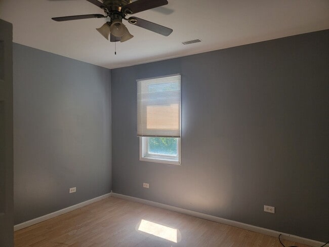 Building Photo - Charming 3BR Duplex in Harvey