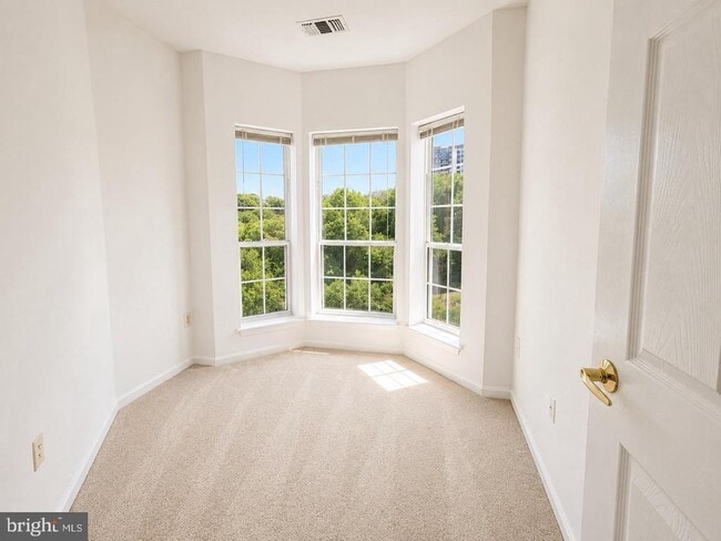 Building Photo - 4550 Strutfield Ln