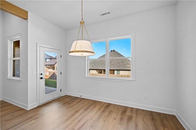 Building Photo - 1810 Peacock Rd