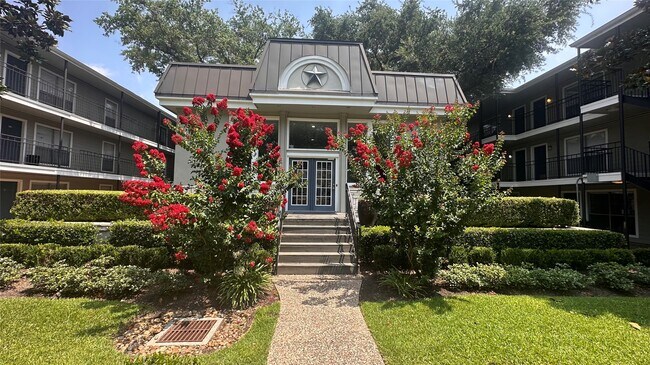 Building Photo - 7315 Brompton St