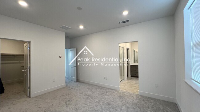 Building Photo - Newer Elk Grove 4bd/3.5ba Home near Big Horn & Poppyridge Rd